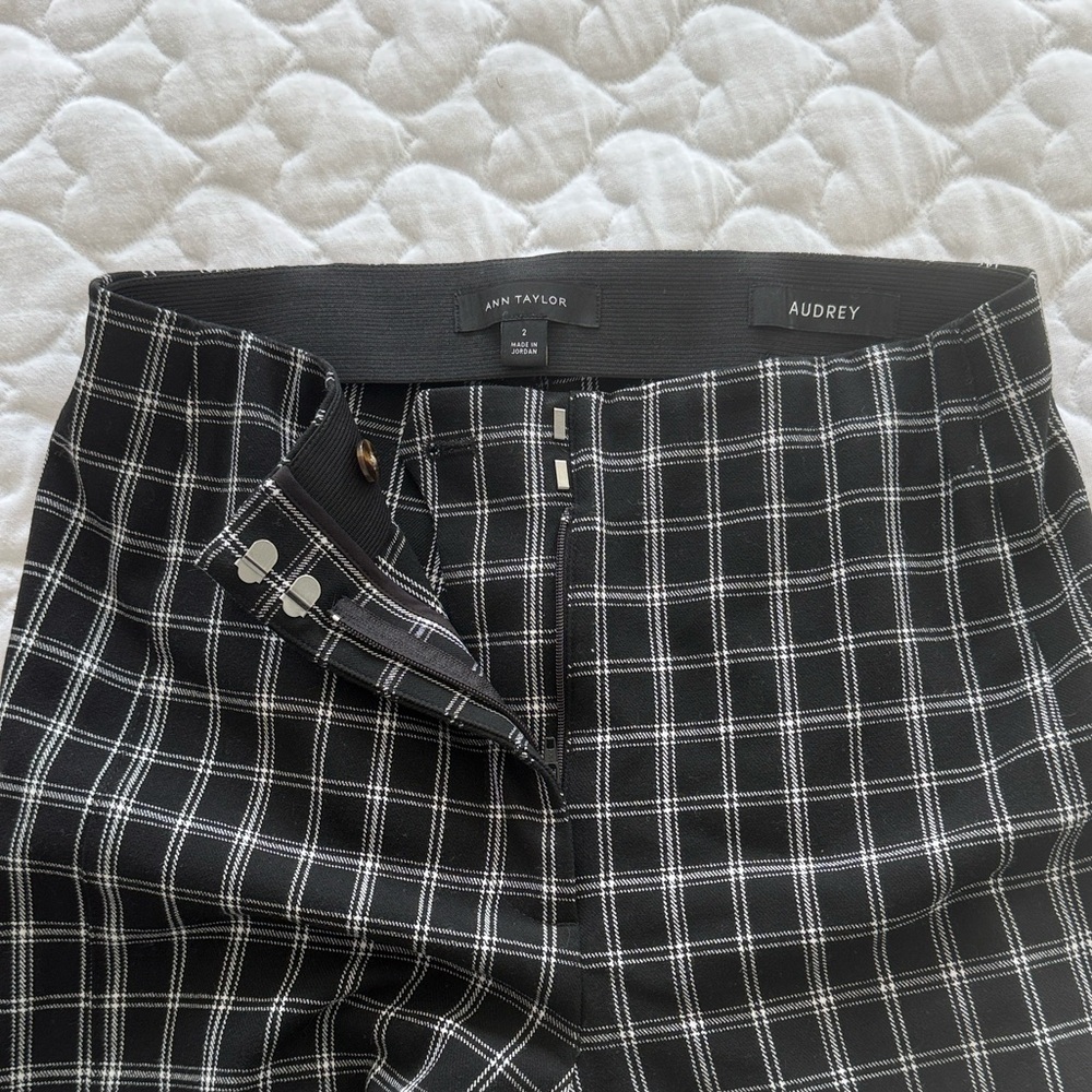 Ann Taylor Black and White Plaid Cropped Pants - Picture 2 of 4